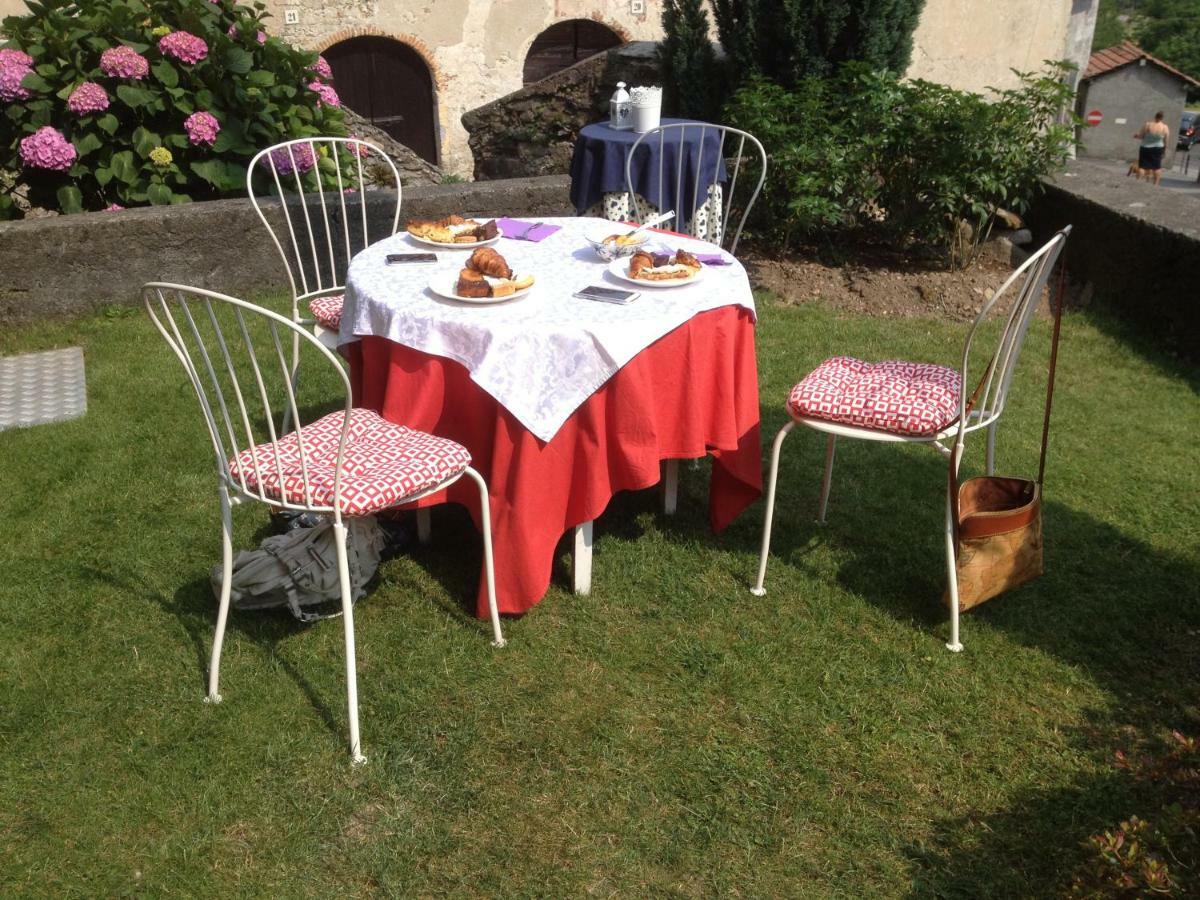 La Tana Del Ghiro Bed and Breakfast Porto Valtravaglia Exteriör bild